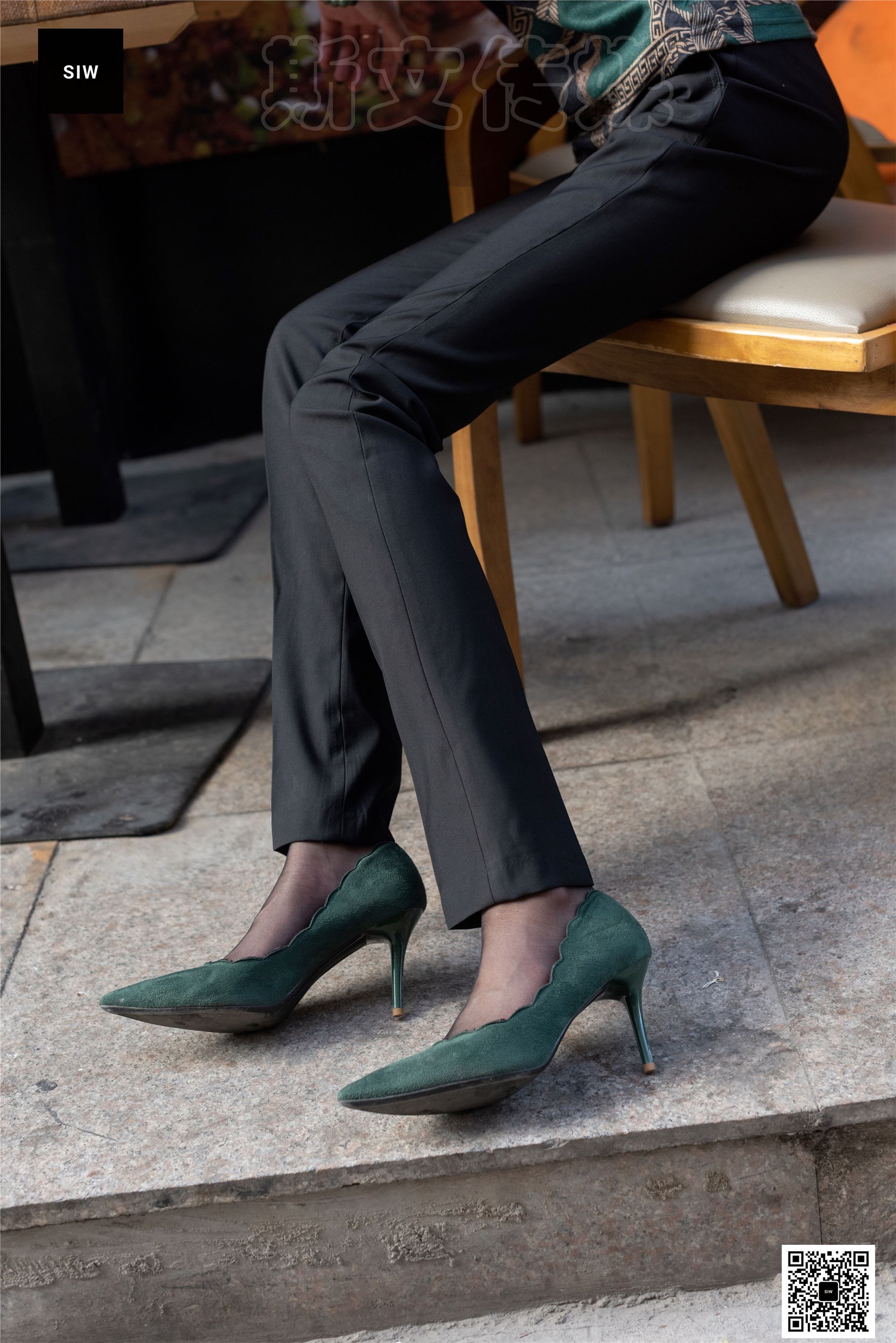 SIW斯文传媒 063 欧版翠绿印花高领长袖打底衫 - 新芳